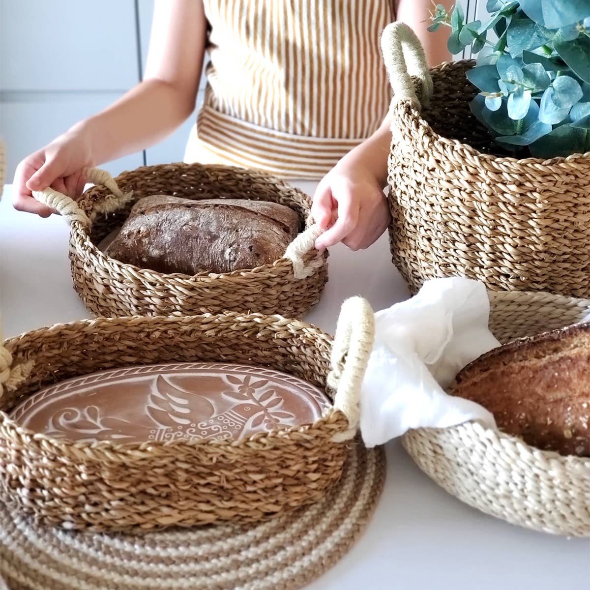 Handmade Bread Warmer & Wicker Basket -Round
